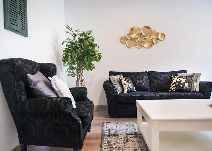 Luxurious Two Bedroom Apartment A Kwartier Center