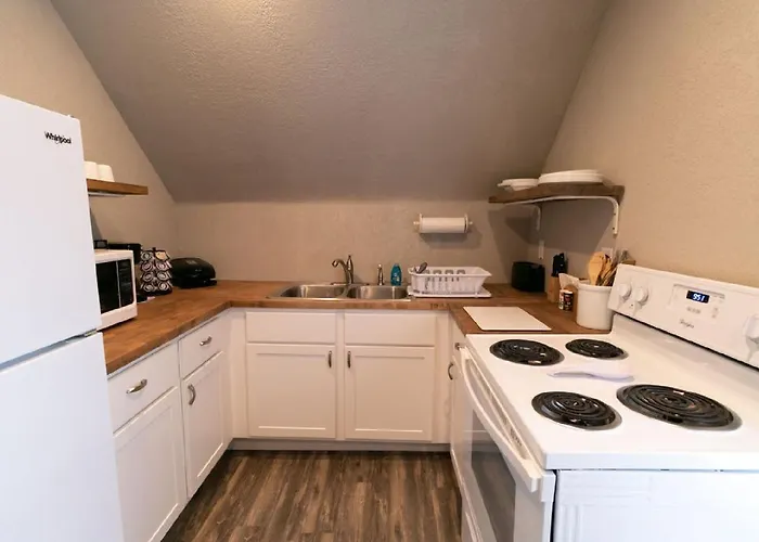 Rustic Downtown Market Street Apartment