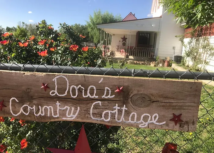 Dora'S Country Cottage