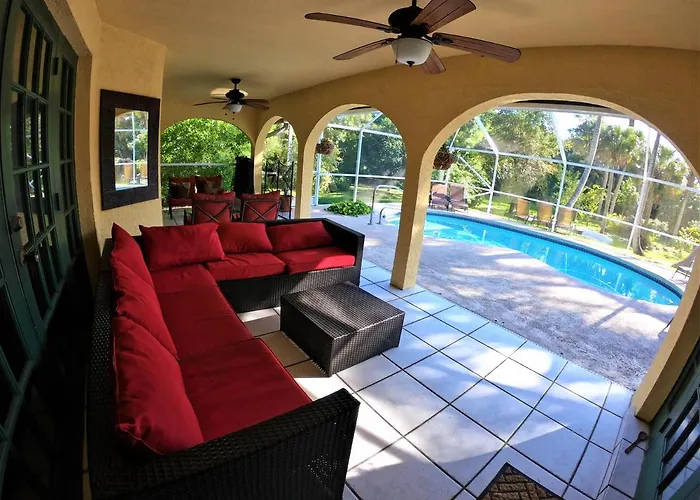 Jupiter Waterfalls - Newly Updated - Tiki Hut, Fire Pit, Kitchen, Pool Heater And More