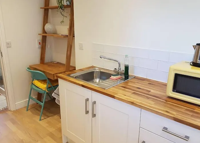 Cosy, Self Contained Annex
