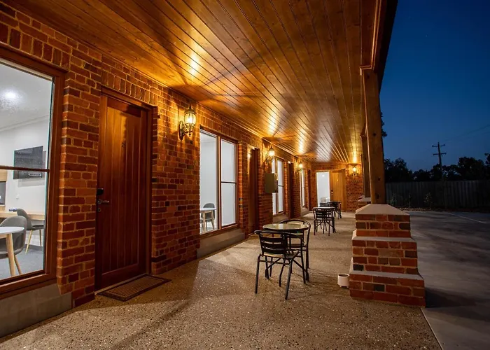 Red Waratah Accommodation
