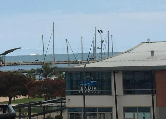 Apartamento Delante Del Puerto Deportivo .