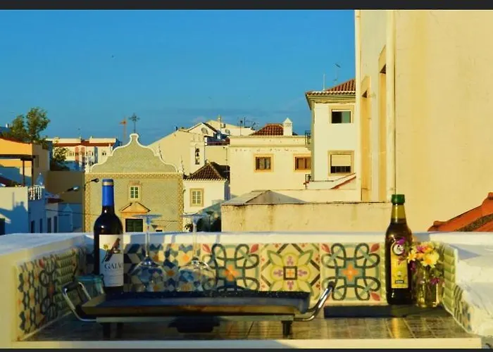 Central Tavira Apartment With Balcony, Casa Cristina