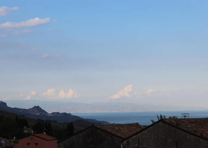 Taormina Etna Sea