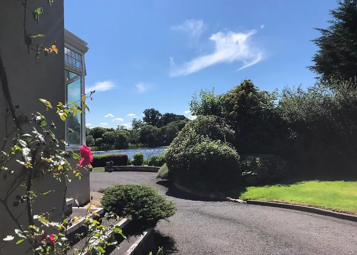 Ardhowen Bay Lakefront Holiday Accommodation
