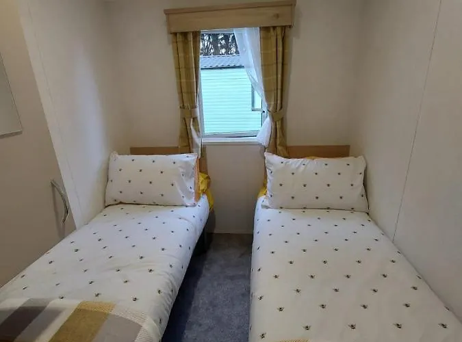 Woofles Luxury Caravan At Knaresborough Lido