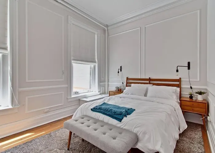 Historic Luxury Townhouse In Downtown Chicago