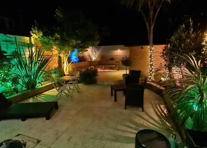 Cottage Grove Homestay Rooms