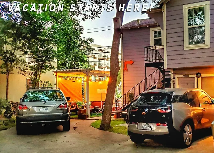 Ut Moody Center Pecan Tree House - Downtown - Free Parking & Wifi