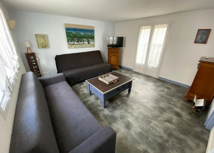 Centre Chatelaillon Grand T2** Avec Cour 100Mplage