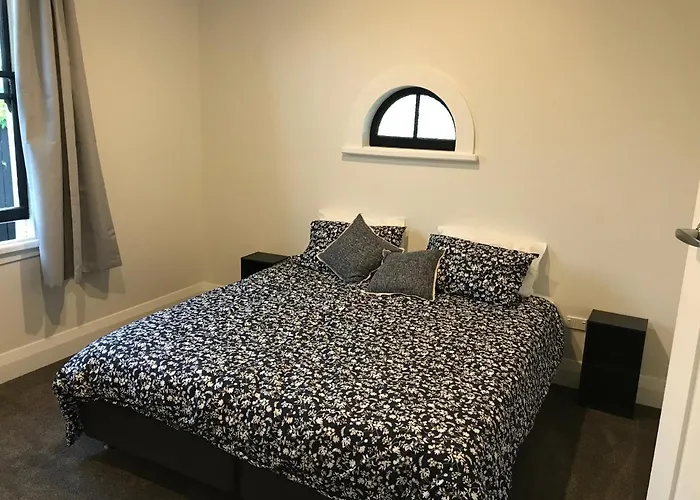 Te Waiharakeke Holiday Home