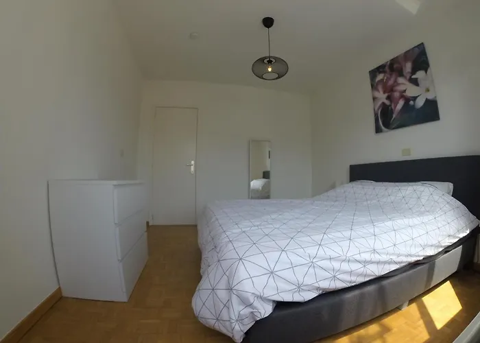 Rustig appartement met zeezicht dicht bij het centrum