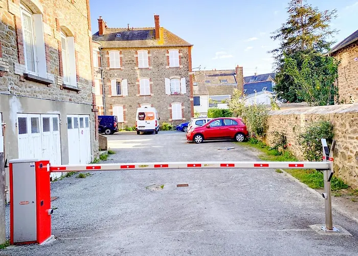 Apt Bord De Mer, Hypercentre Dinard, Parking Prive