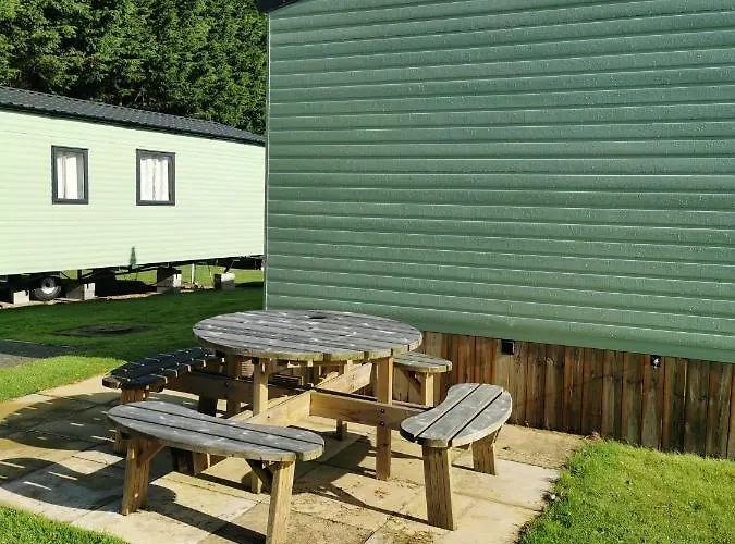 Woofles Luxury Caravan At Knaresborough Lido