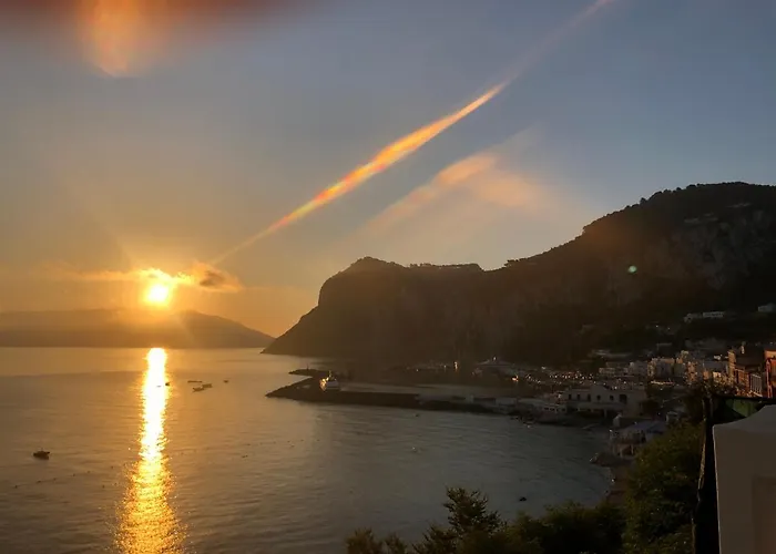 La Baia Di Napoli