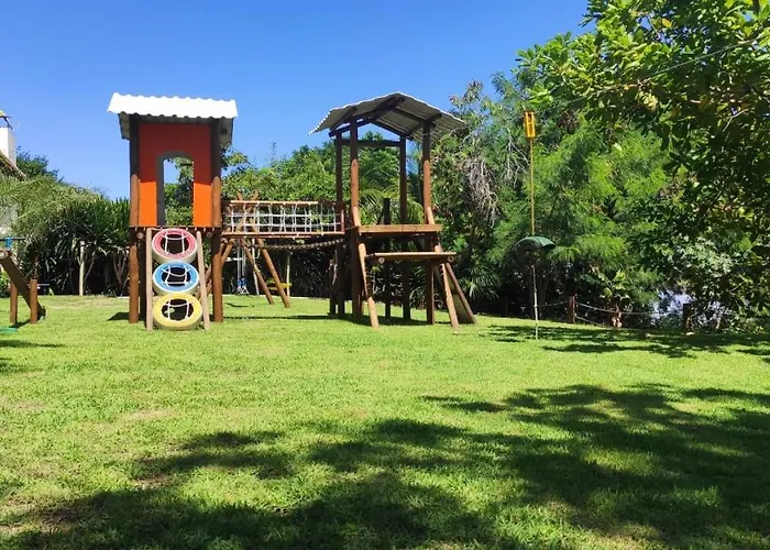 Porto Smeralda Village: Beachfront Retreat in Guarajuba