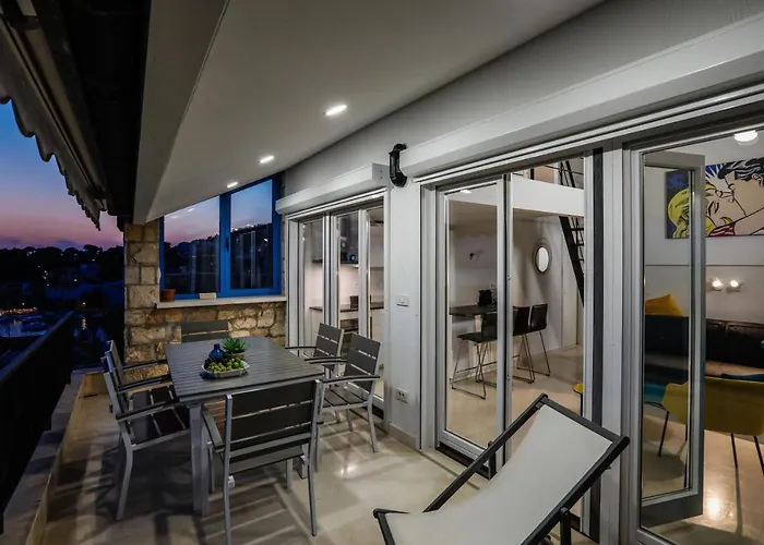 Penthouse In Old Dalmatian House - Flybridge