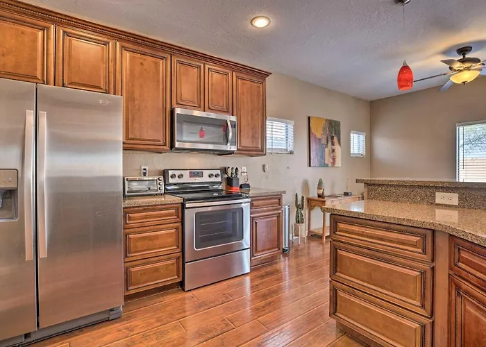Maricopa Home W/ Outdoor Seating, 2 Mi To Golf!