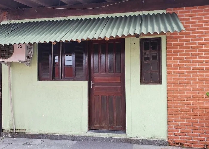 Kitnet Com Ar, em frente a Praia de Boracéia