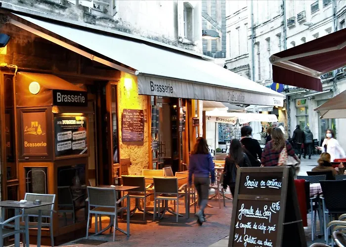 - Le Petit Rochelais - Centre Vieux Port