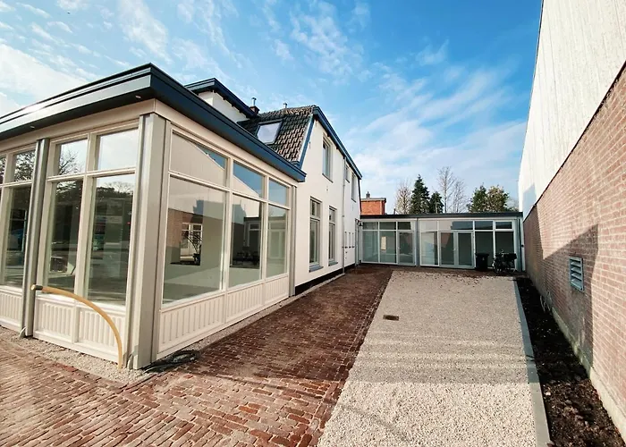 Luxurious Historical Loft Close To The Beach!!