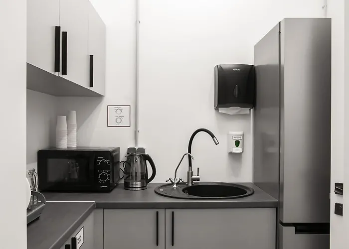 Av-2 Capsule Hotel