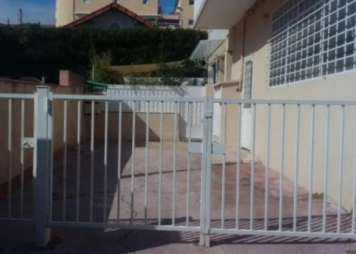 Bandol Magnifique Appartement En Rdc Cour Sans Vis A Vis 5Mn Plage