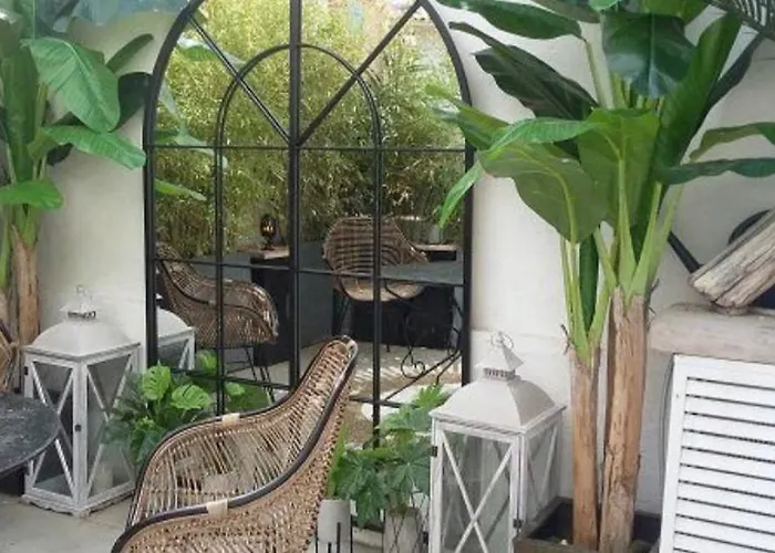 Bandol Magnifique Appartement En Rdc Cour Sans Vis A Vis 5Mn Plage