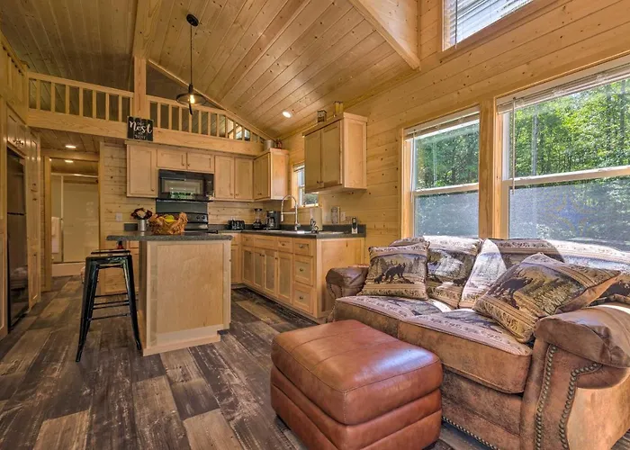 Quaint Mtn Cabin: Tiny Living Near Big Adventure