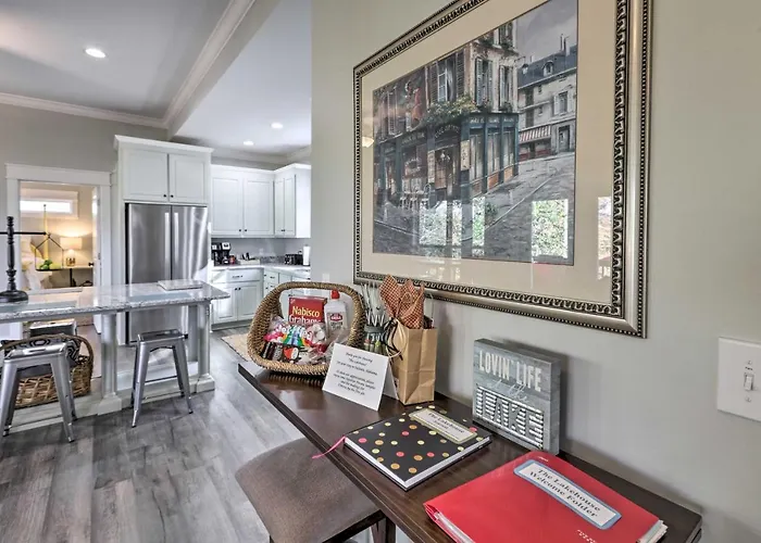 White Oak Creek Home W/ Views, Deck & Pool Access!