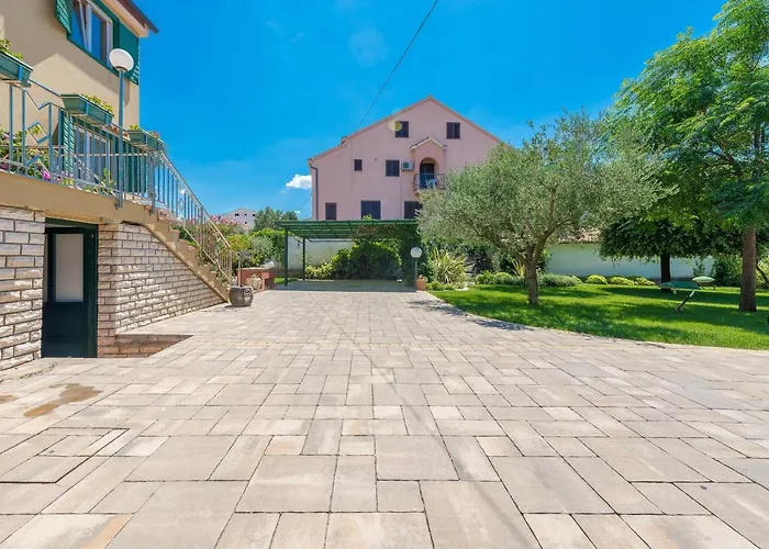 Villa Lux Nina With Six Bedrooms, Private Pool By Adex Travel