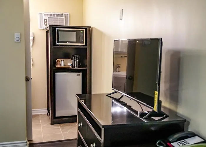 Skyland Motel Inn & Suites