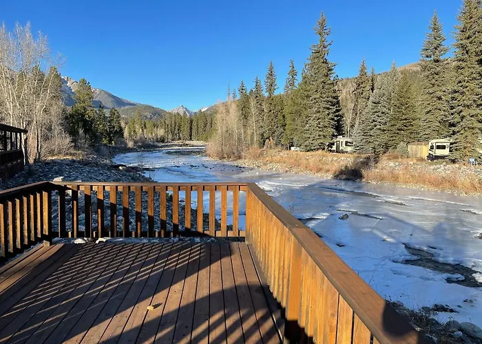 Bear Paw Lodge & Vacation Homes