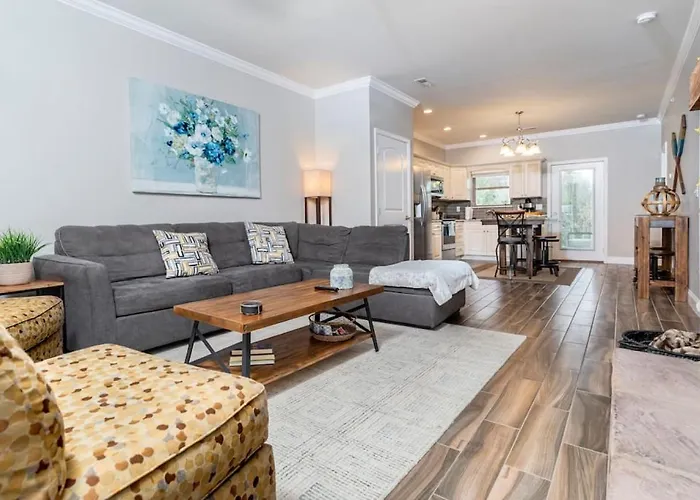 Gorgeous Cades Cove Condo With Community Pool