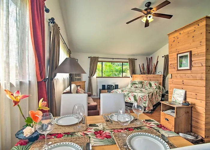 'Fern Cottage' Island Escape With Rainforest View!