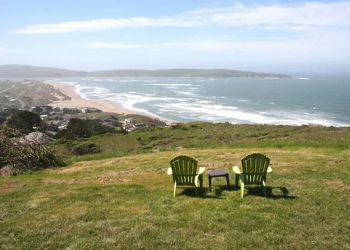 Abalone Alcove! Hot Tub! Pool Table! Amazing Views! Fast Wifi!! Dog Friendly!