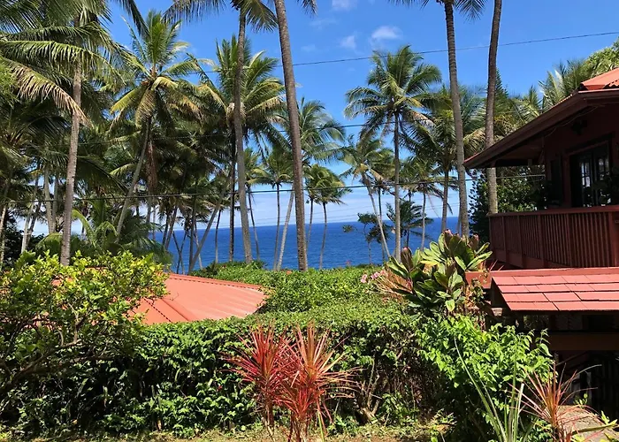 The Bali House And Cottage At Kehena Beach Hawaii