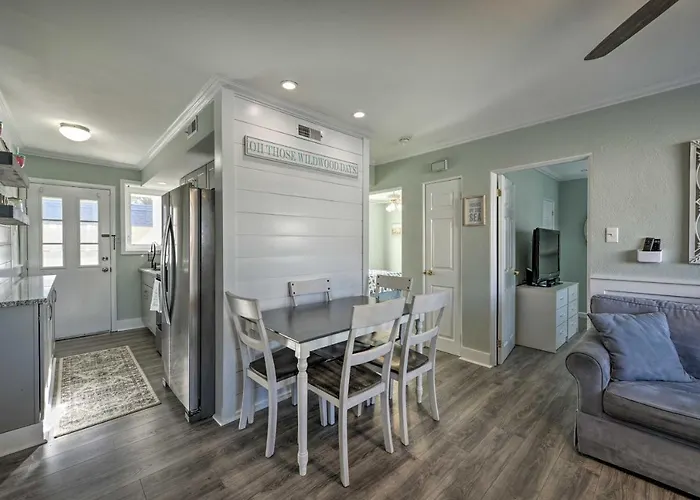Beach Block Wildwood Condo - Proximity To Dining!