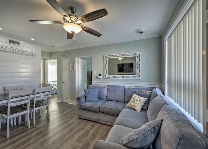 Beach Block Wildwood Condo - Proximity To Dining!
