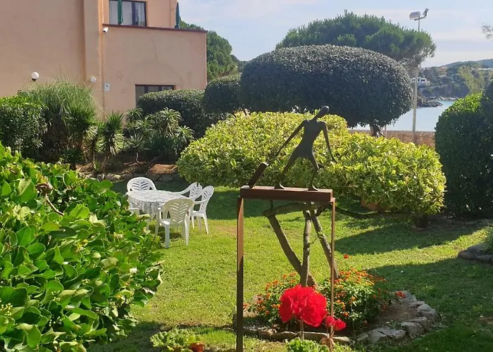 Casa Con Jardin A 30 Metros De La Playa. At.