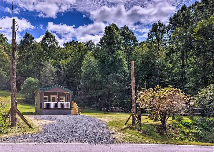 Quaint Mtn Cabin: Tiny Living Near Big Adventure