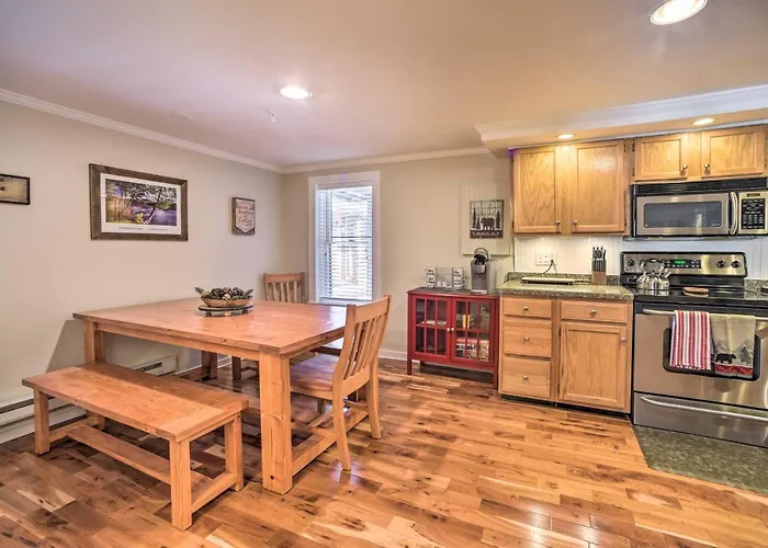 1 Block To Downtown: Cozy Condo By Mirror Lake
