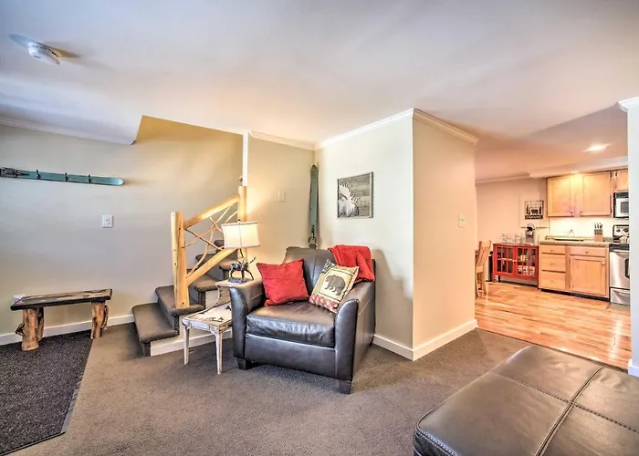 1 Block To Downtown: Cozy Condo By Mirror Lake