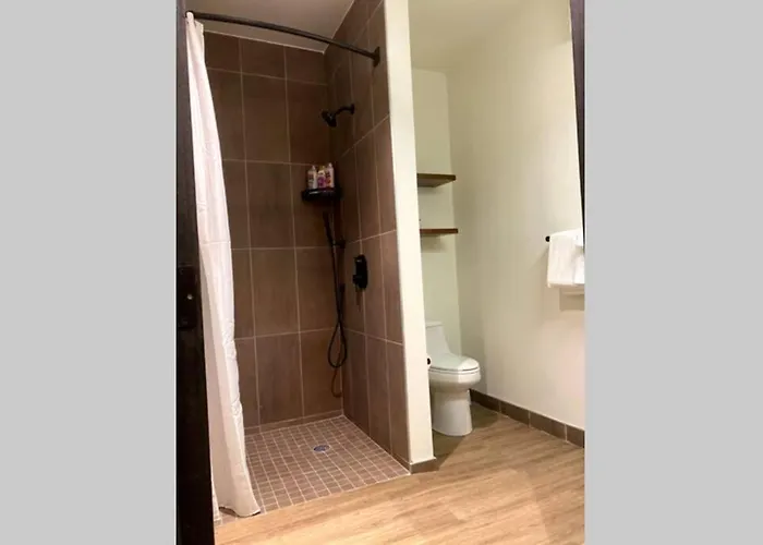 3E-Spacious 2 Bedroom In Oakland, Sleeps 8