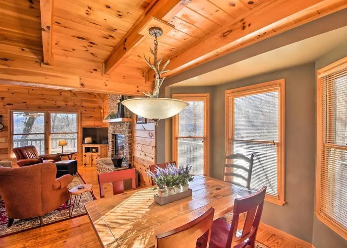 Cozy Mountain Cabin - Panoramic Mountain Views