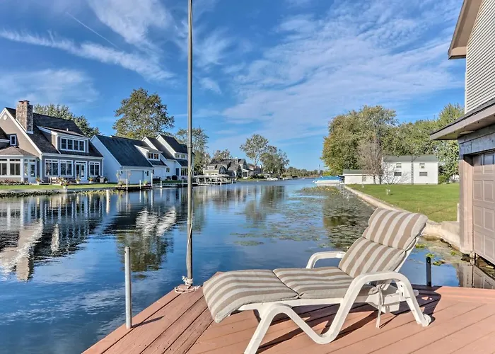 Waterfront Syracuse Home: Deck, Fire Pit & Kayaks