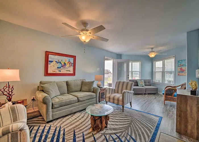 Oceanfront Texas Condo W/ Pool: Pets Stay Free