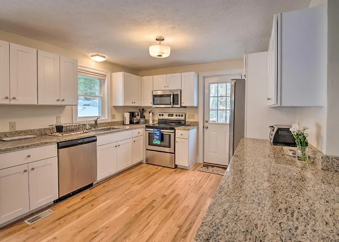 Beautiful Gilford Home, Near Lake Winni & Gunstock