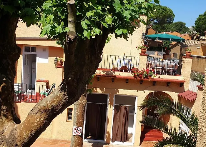 Casa Con Jardin A 30 Metros De La Playa. Vl.